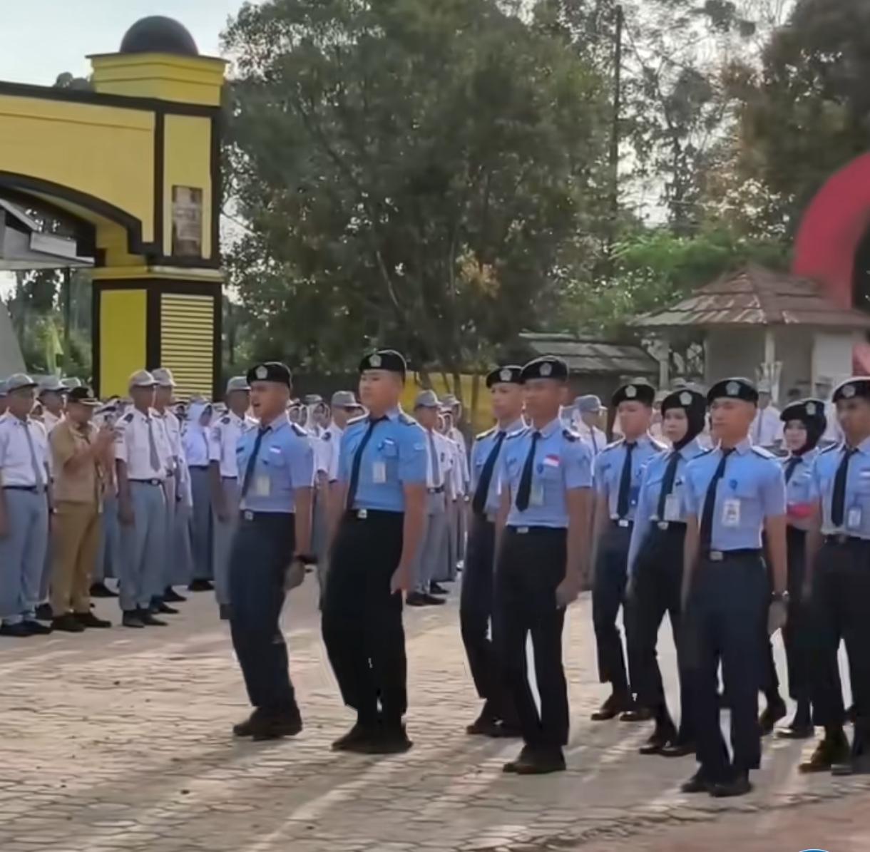 Persembahan Terakhir: Upacara Hardiknas 2026 Menjadi Momen Haru Pelepasan Kelas XII
