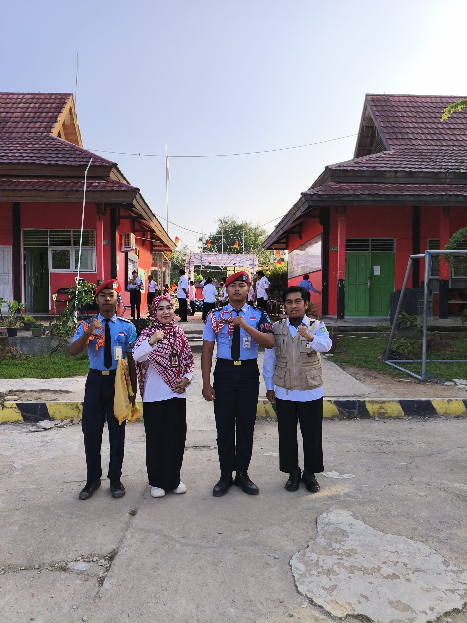 Anugerah Disiplin & Ketangkasan: Perwira Ibnu Firza Rasyid Raih Pemasangan Pin Brevet Taruna Terbaik PBB!