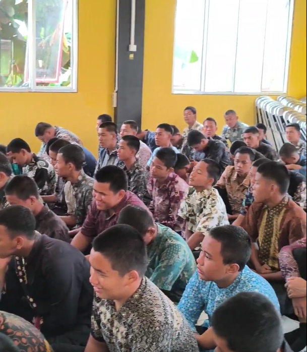 Perkokoh Karakter dan Jiwa Kerohanian: SMKN 1 Bengalon Gelar Kegiatan “Jumat Religi” Baca Al-Qur’an Bersama