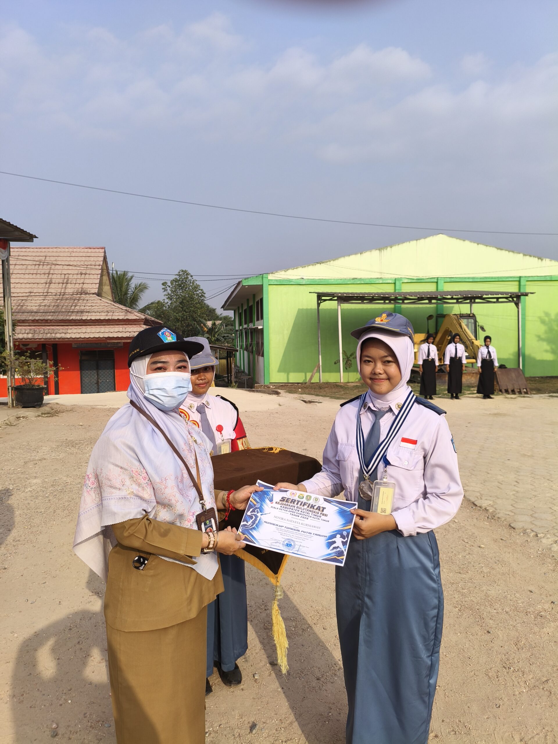 Sabet Juara Tingkat Kabupaten! Novira Nastya Kurniawan (XI TKJ A) Harumkan Nama SMKN 1 Bengalon di Ajang Bulutangkis PBSI Kutai Timur 2026